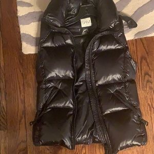 Sam down vest
